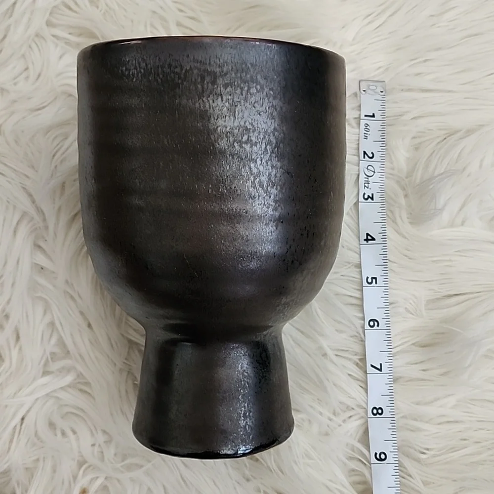 Vase - Picture 5 of 6